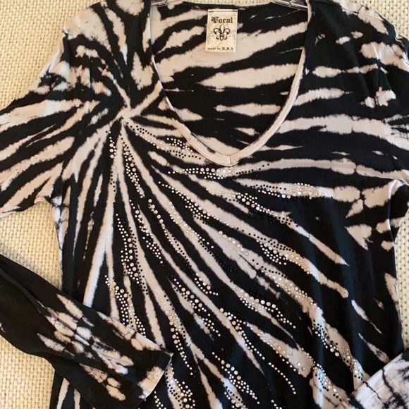 Tie-dye tunic with bling in size Large - Picture 2 of 9